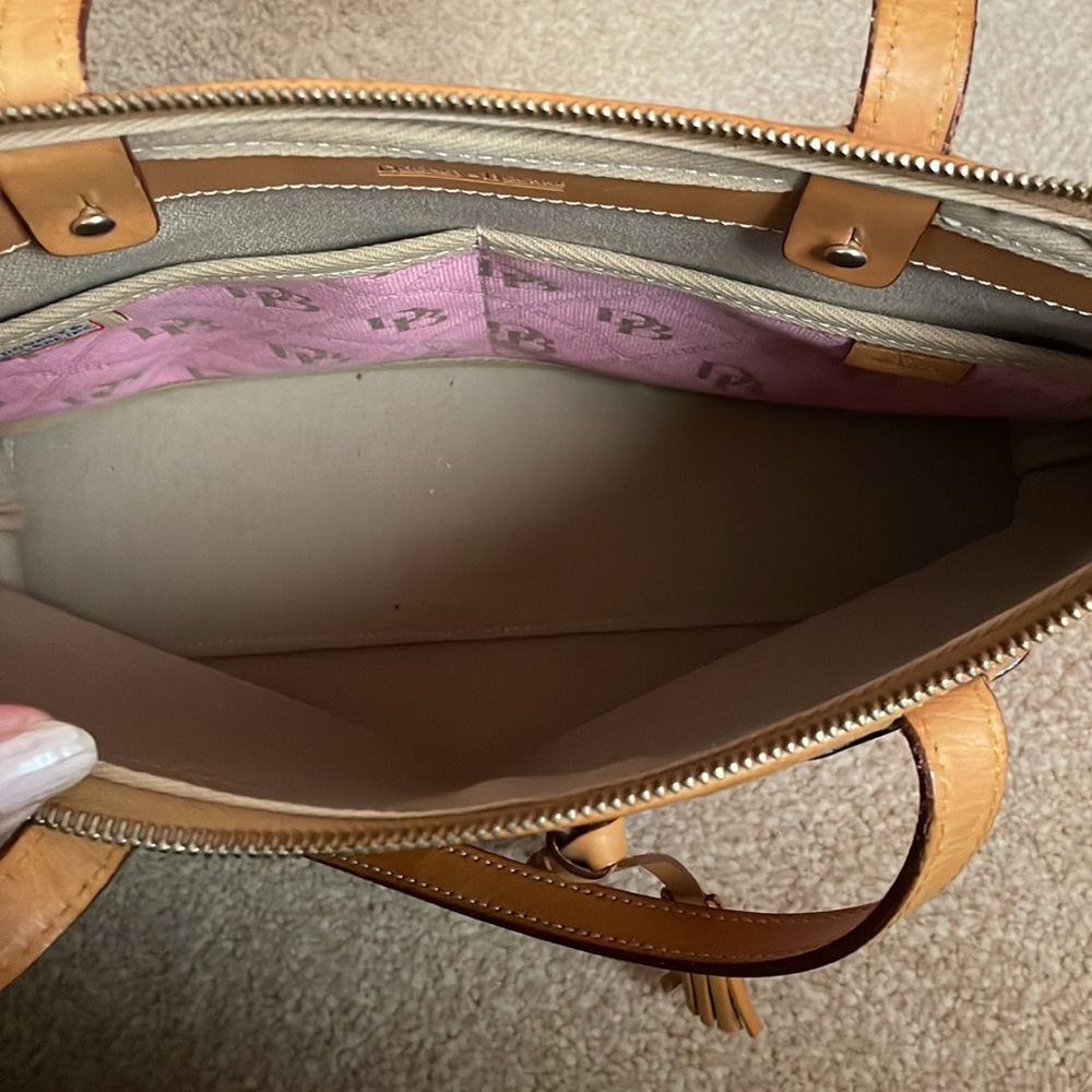 Pink Dooney & Bourke shoulder bag with leather trims and tassels - Picture 17 of 17